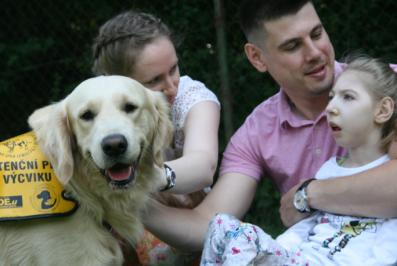 Charlie ułatwia życie Hope